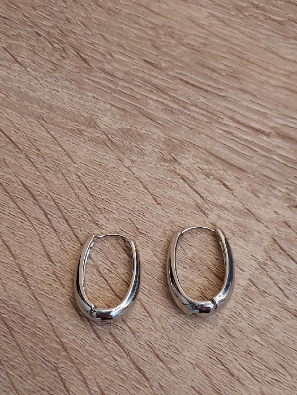Classic Silvertone Oval Hoop Earrings - Women Jewelry